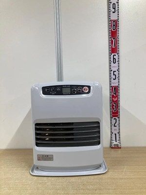 【美品】2023年製 ダイニチ FWY-32CW2 石油ファンヒーター ホワイト 2023年製 ダイニチ FWY-32CW2 石油ファンヒーター ホワイト 動作確認