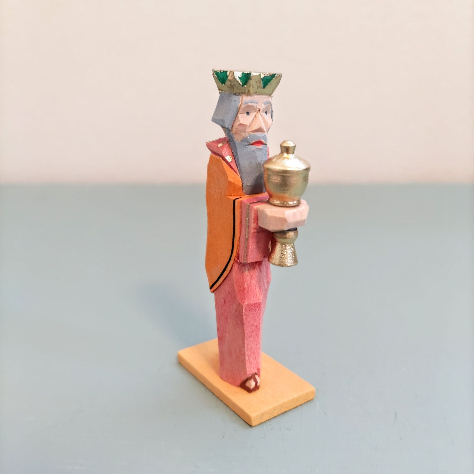 オレンジマントの王（東方三博士、賢者）ドイツ木工芸品 ヘルビッヒ