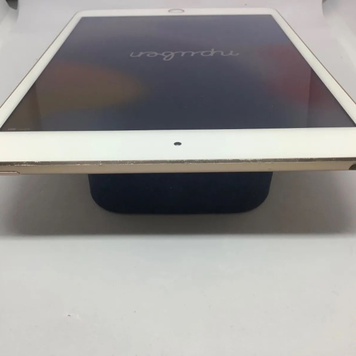 美品 iPad mini 4 128GB Wi-Fiモデル ゴールド タップ動作 初期化済み