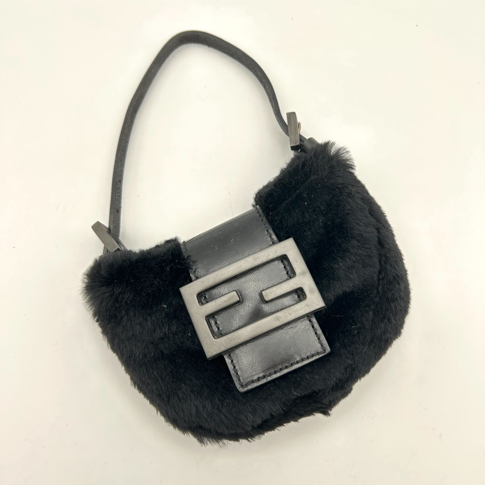 FENDI ミニクロワッサン ジャージ素材 黒