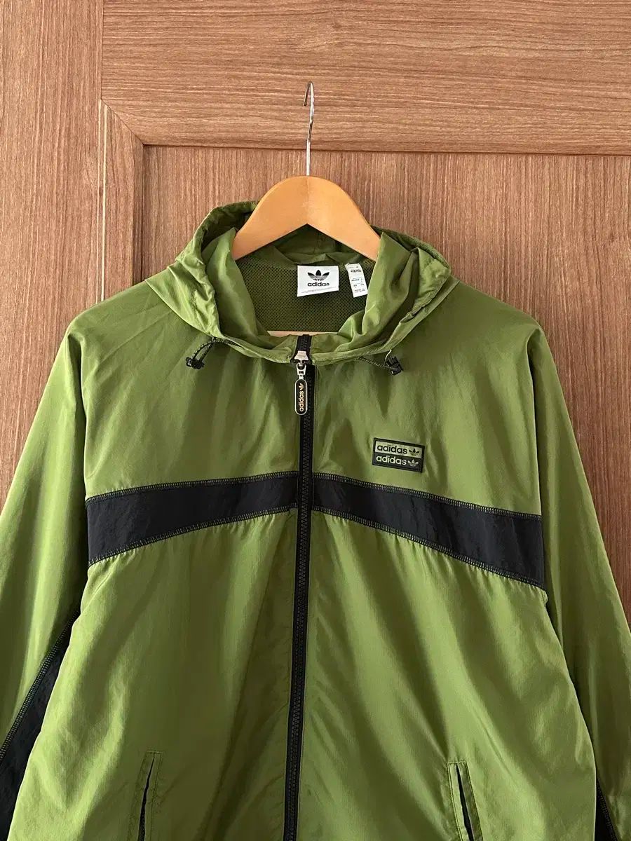 adidas アディダス