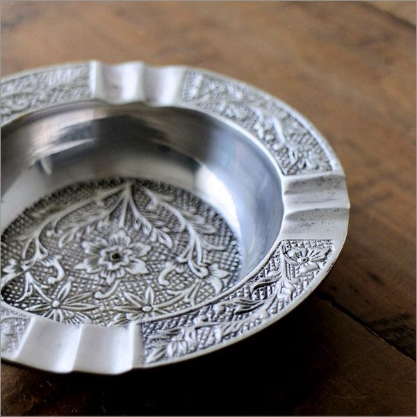 ヴィンテージ  灰皿　真鍮　雑貨　インテリア　レトロ アンティーク真鍮灰皿 - Etsy 日本