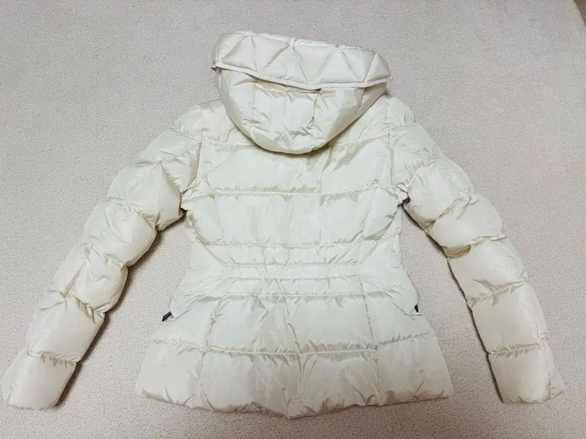 MONCLER モンクレール