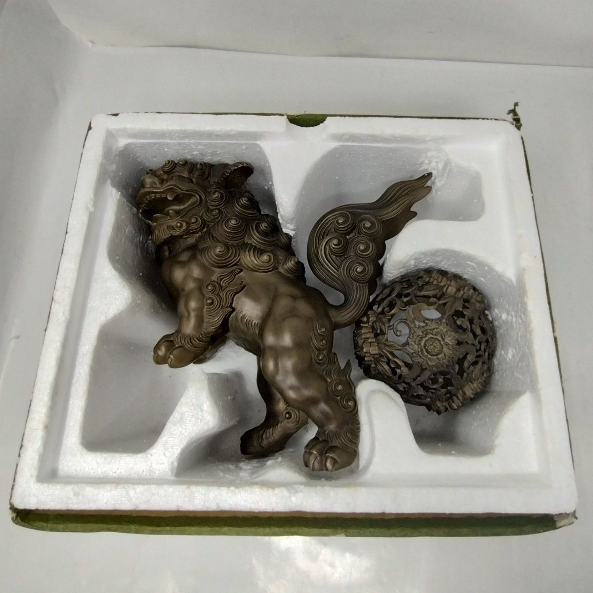 Lメ88【美術床置 玉獅子 シーサー 獅子】刻印：勝彦 縁起物 金属