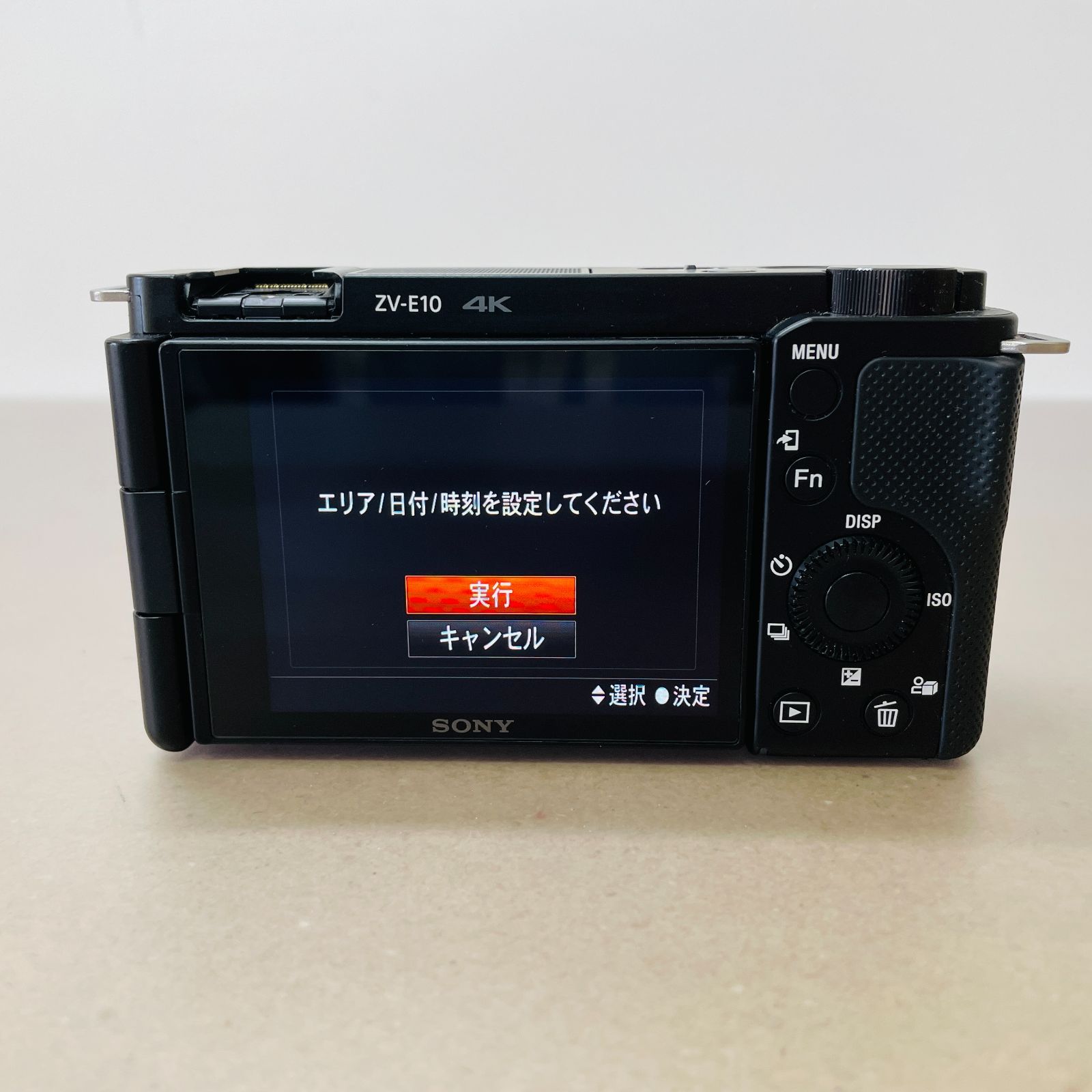 美品 SONY VLOGCAM ZV-E10 ボディ 【C2588-60】 - メルカリ