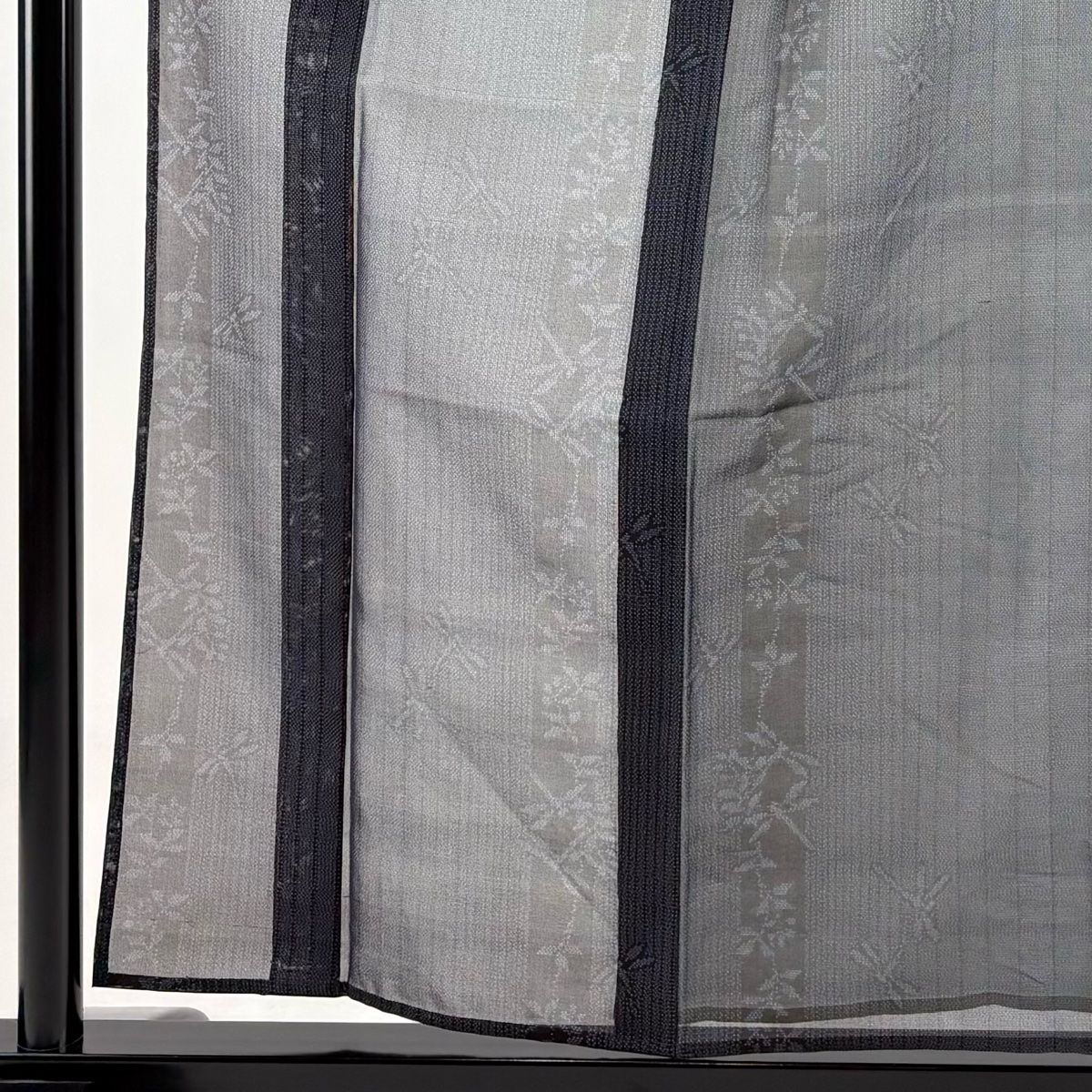 紬 身丈157.5cm 裄丈63.5cm S 薄物 トンボ 草花 濃紺 正絹 秀品