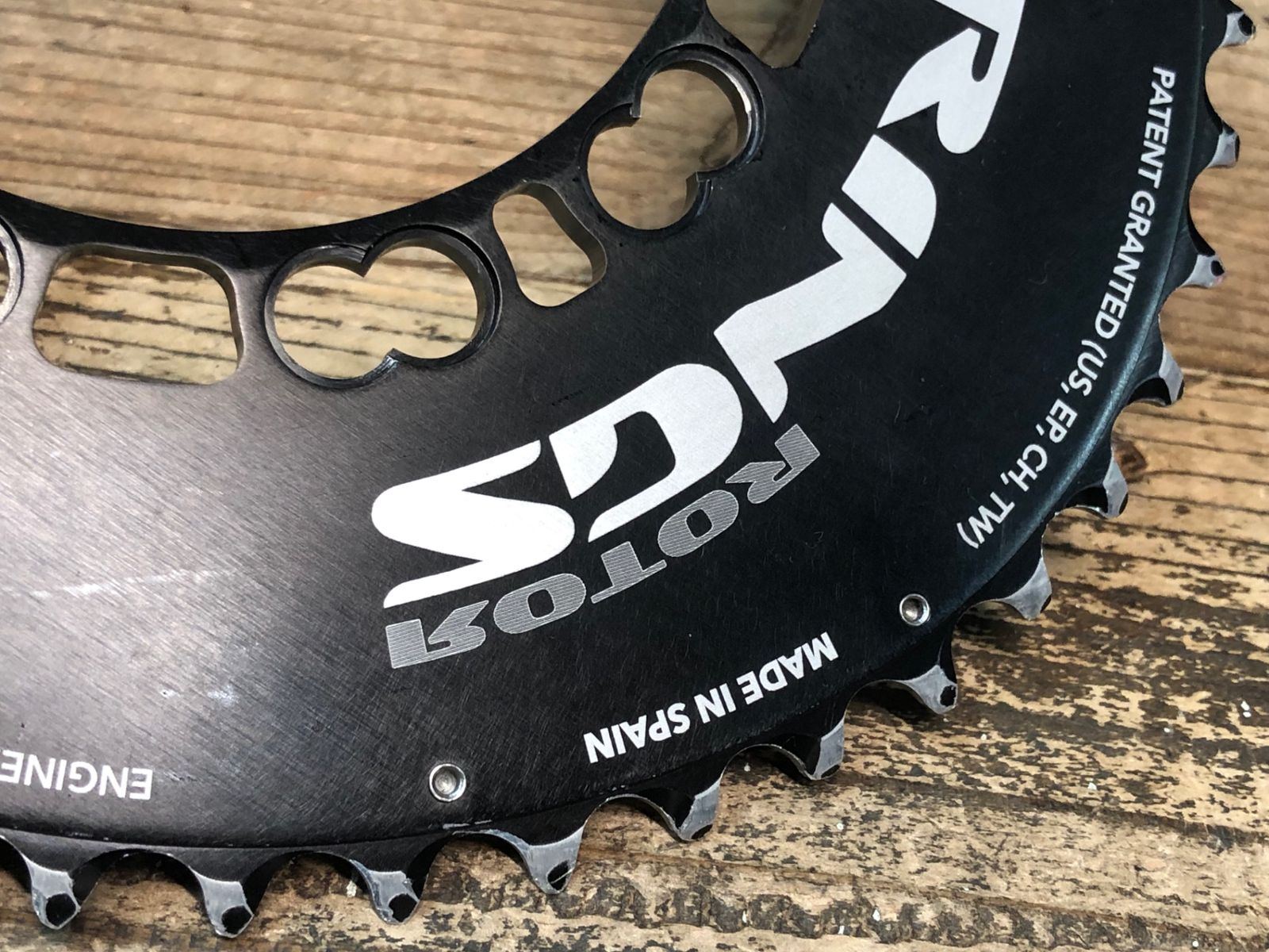 IO299 ローター ROTOR QRINGS アウター 楕円 チェーンリング 110BCD