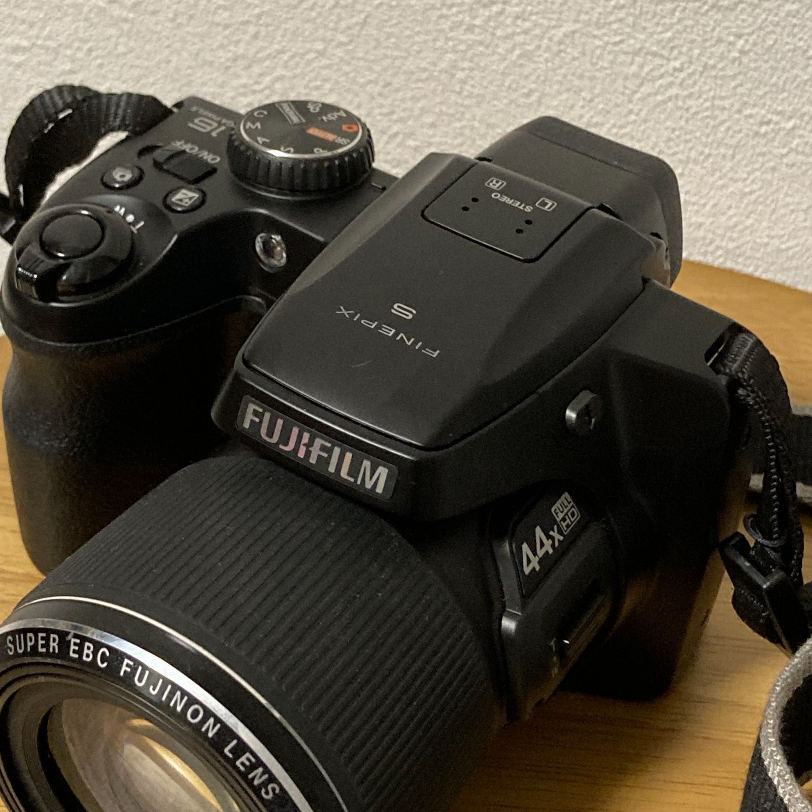 動作確認済み 44倍ズーム FINEPIX S8400 FUJIFILM 単3乾電池4本で作動 