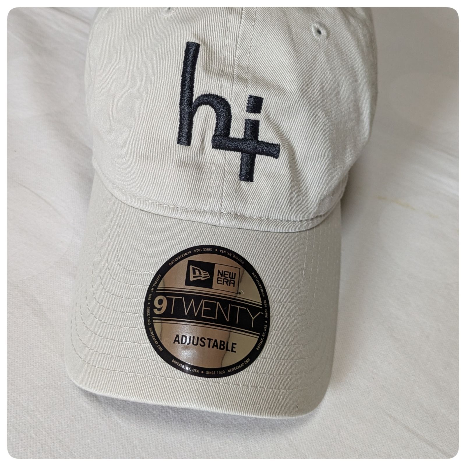hinari ヒナリ　NEWERA ニューエラ コラボキャップ　アイボリー　帽子 訳あり】ヒナリ✕ニューエラ コラボ キャップ アイボリー