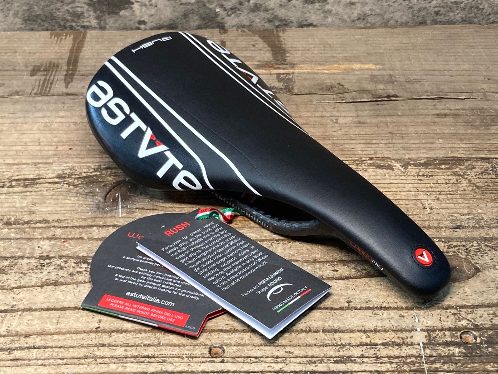 ASTVTE サドル Made in ITALY カーボンレール 143mm