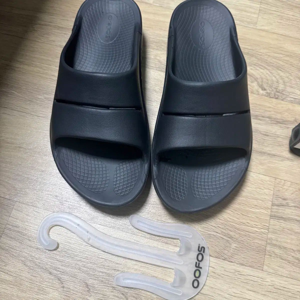 OOFOS ウーフォス スリッパ 270