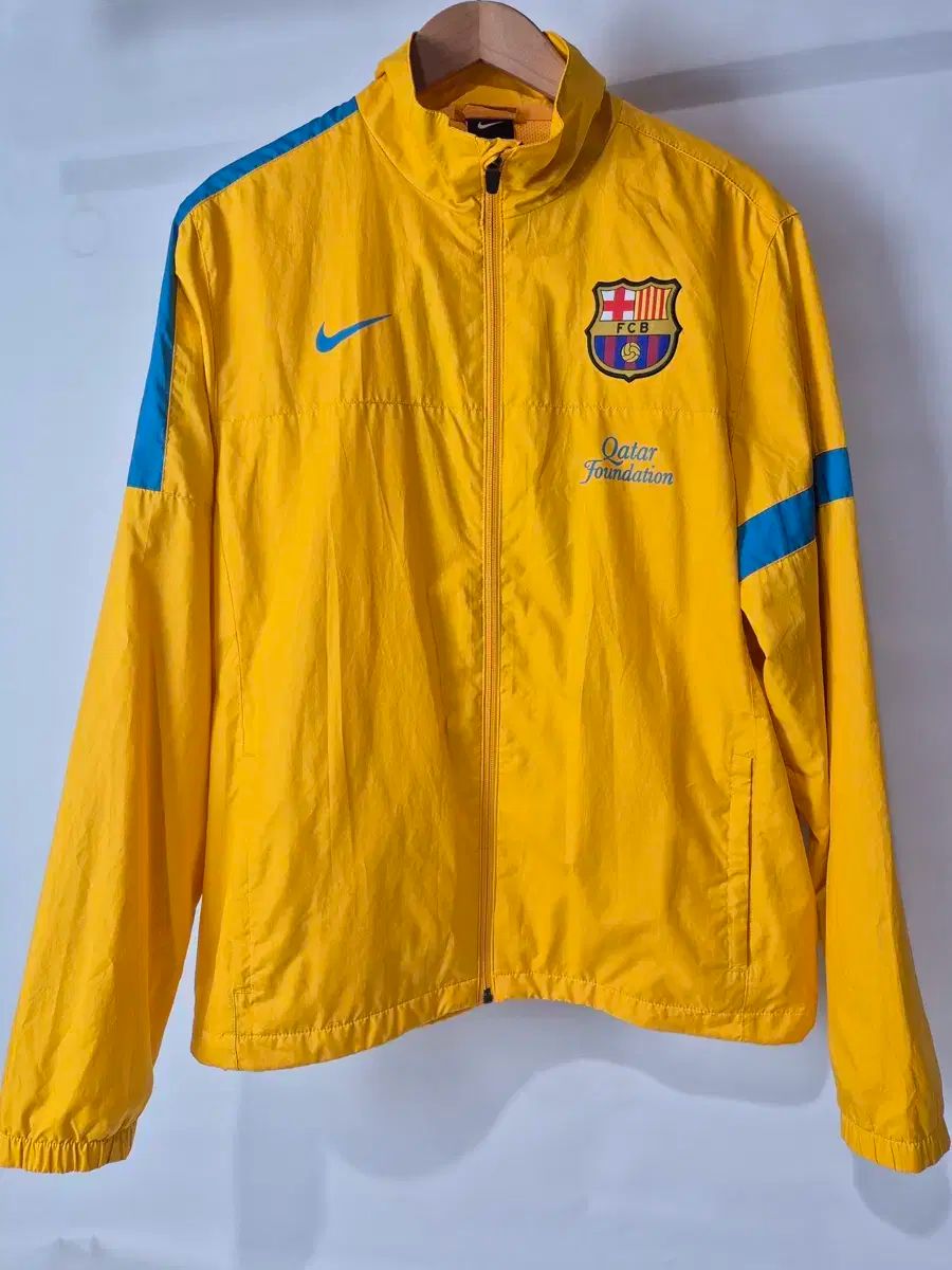 【雷市場（ポンジャン）商品韓国直送】 Nike(ナイキ） FC バルセロナ ウインドブレーカー L