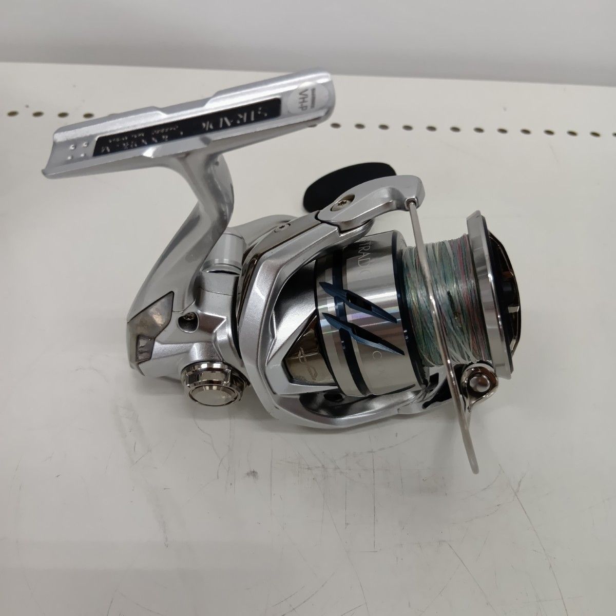 SHIMANO シマノ 045850 釣り用品 リール スピニングリール 23ストラディック C 3000 HG キズ有 程度B