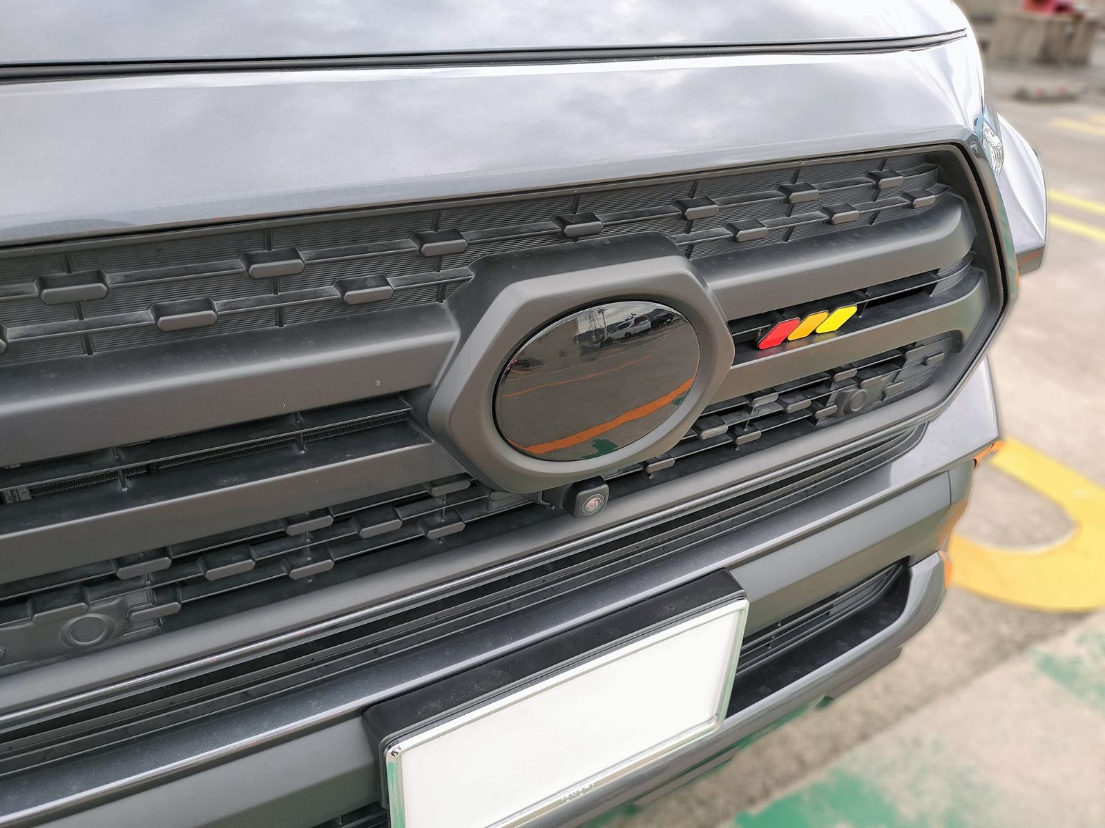 Tint+何度も貼れる エンブレム スモークフィルム RAV4 50系(ブラックスモーク5％) MXAA52/MXAA54/AXAH52/AXAH54 ラブ4 rav4