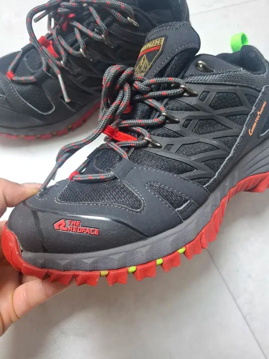 レッドフェイス 登山靴