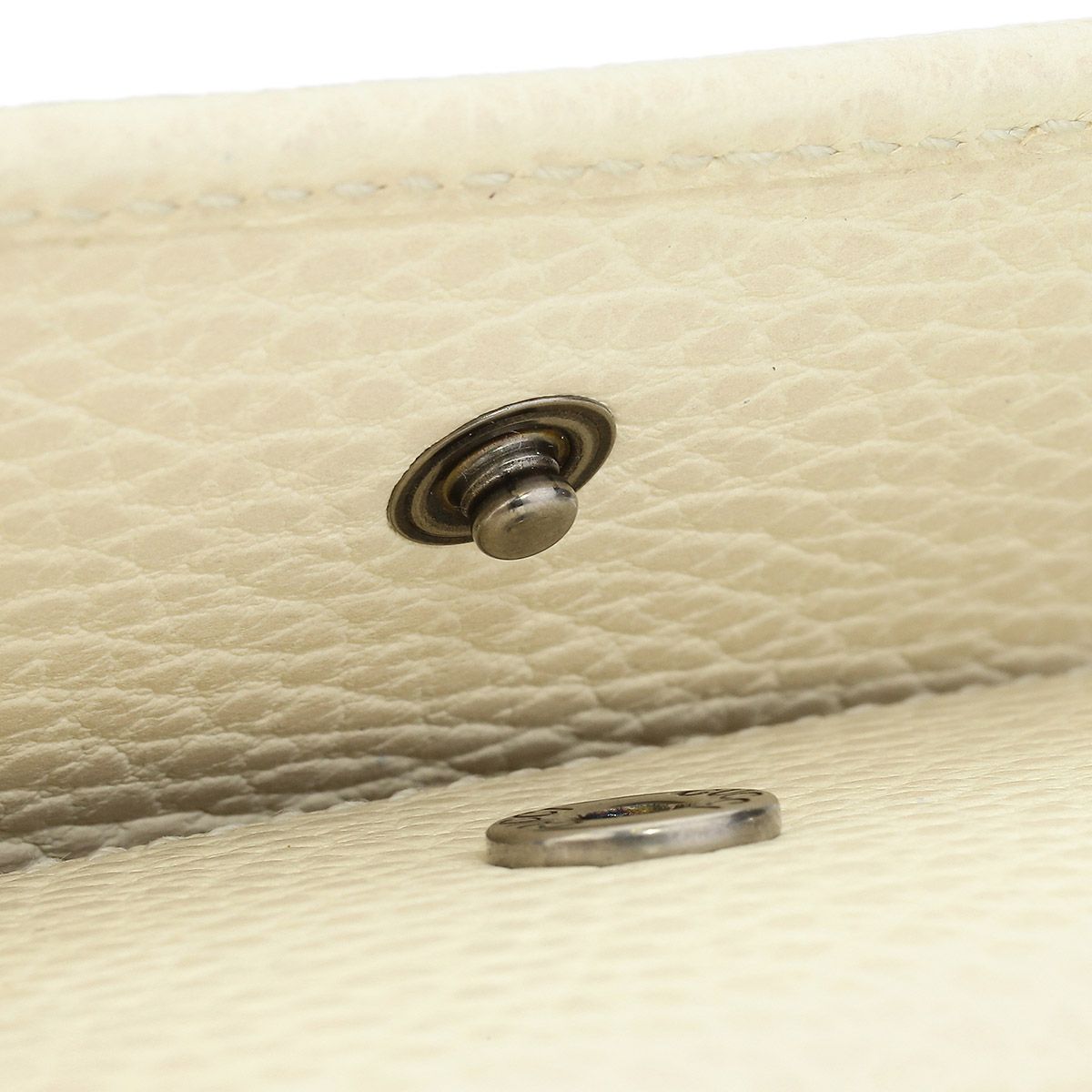 新品 グッチ GUCCI キーケース GGマーモント ホワイト - メルカリ