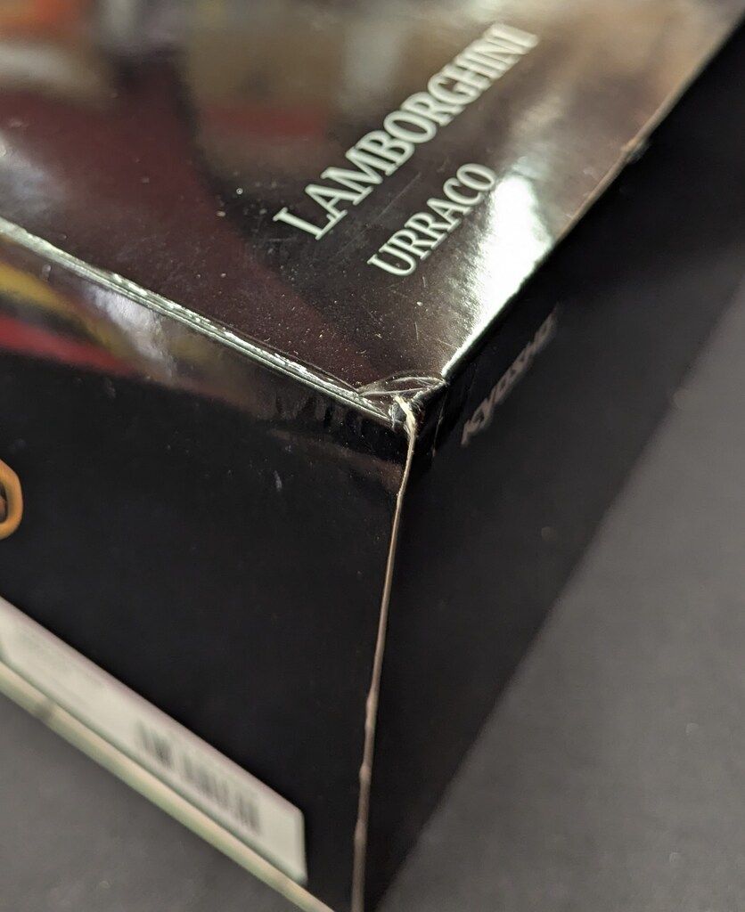 ウラッコ レッドメタリック