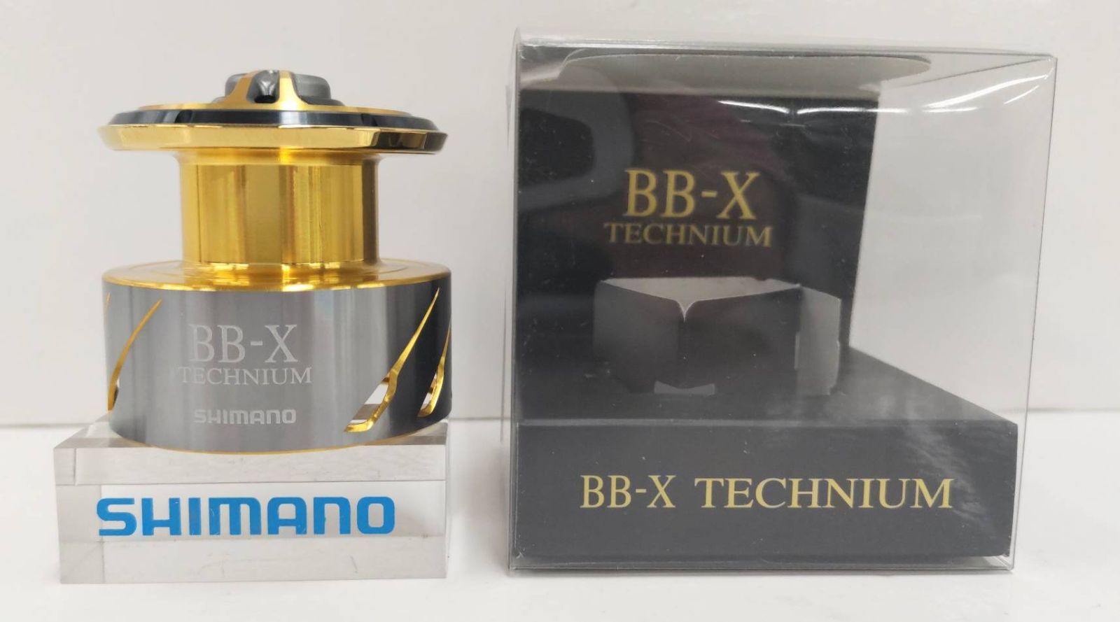 極美品】15 BB-X テクニウム C4000D スプール（01）リール レバー