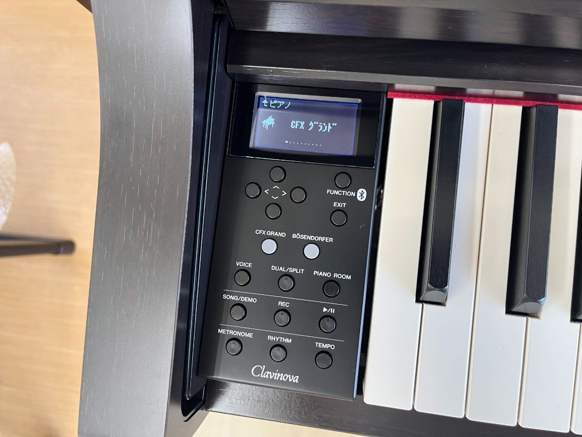 YAMAHA Clavinova　CLP-675R ヘッドホン付き ヤマハ CLP-675R ニューダークローズウッド調 中古 2020年製