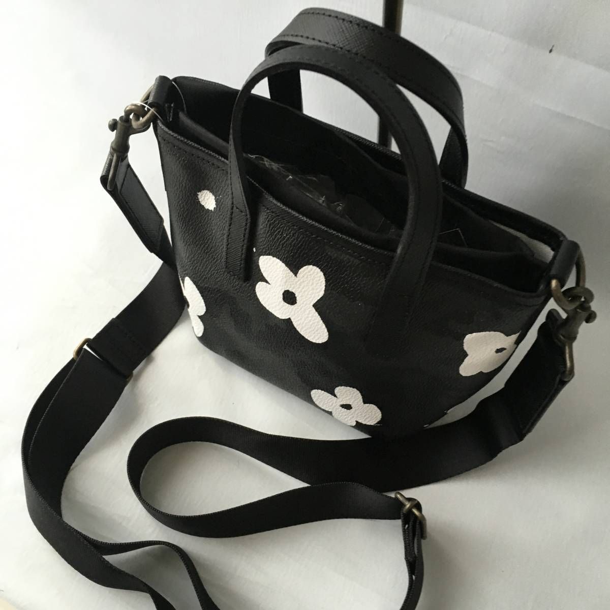 ジャンティバンティ✕デモデ コラボ 迷彩柄ショルダーバッグ 美品 極美品 GENTIL BANDIT（ジャンティバンティ）デスモ コラボ 迷彩