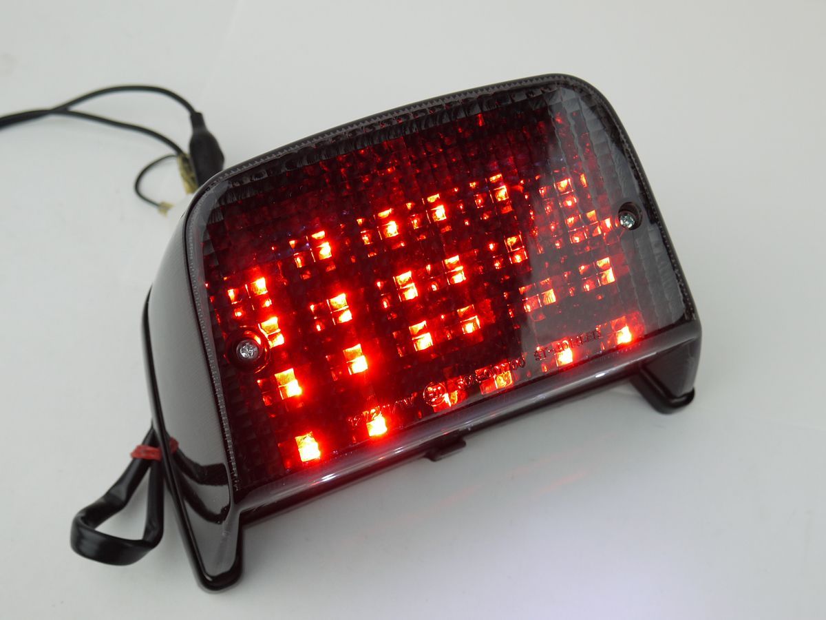 ゼファー400用 LEDテールランプスモークレンズ 89-95 ポン付けLED