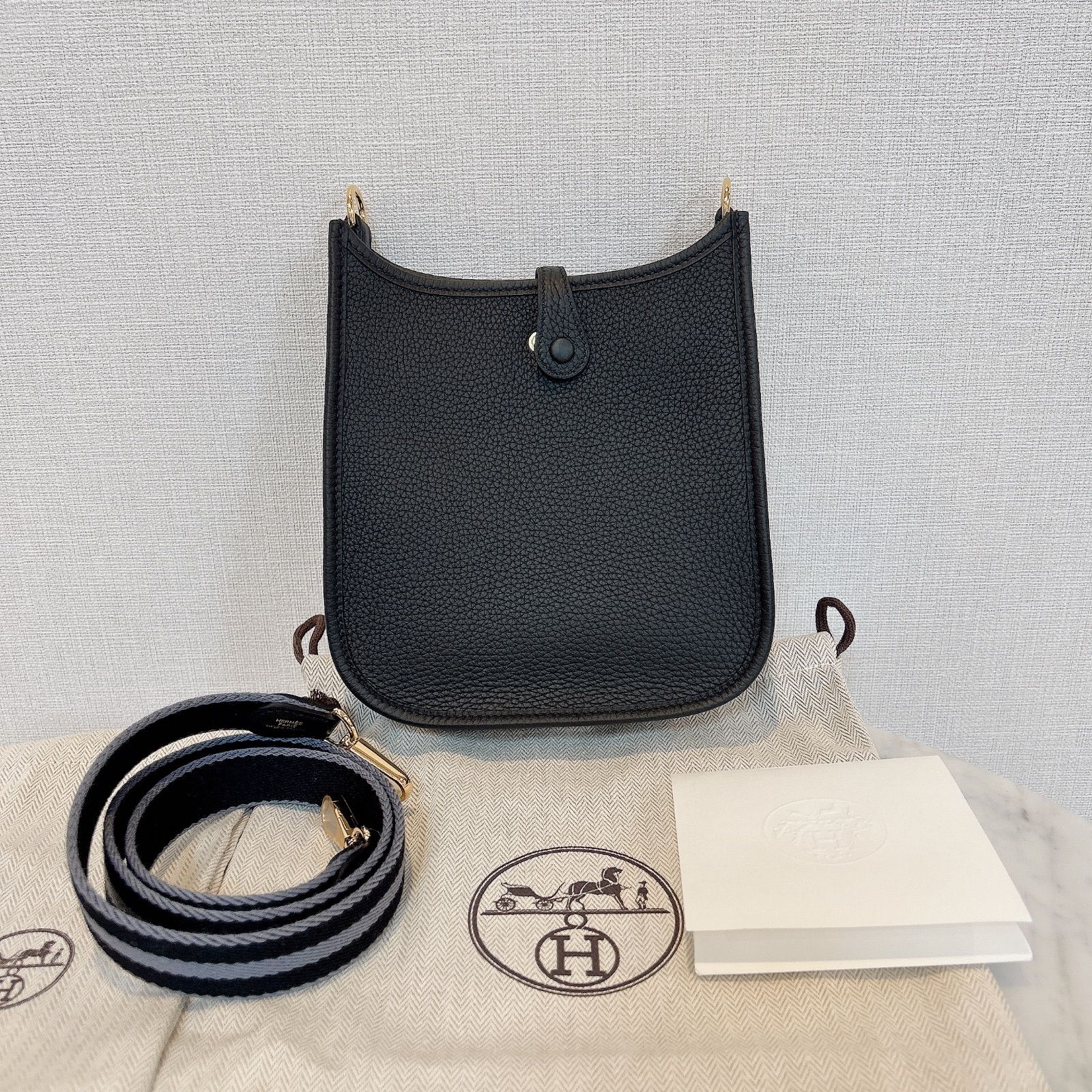 新品 HERMESエルメス エヴリンTPM ノアール - メルカリ