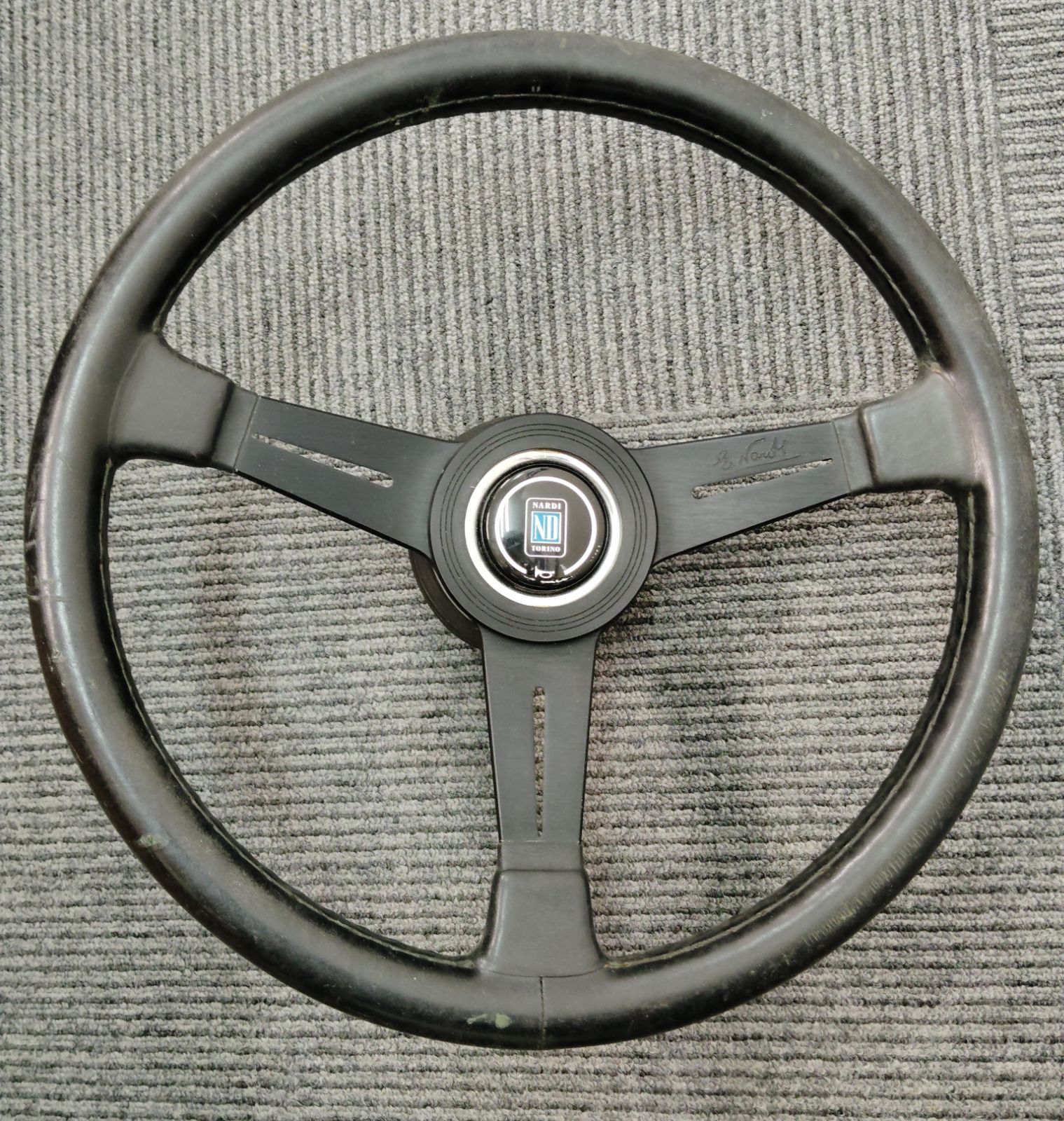 NARDI ナルディ クラシック レザー コンペティションハンドル