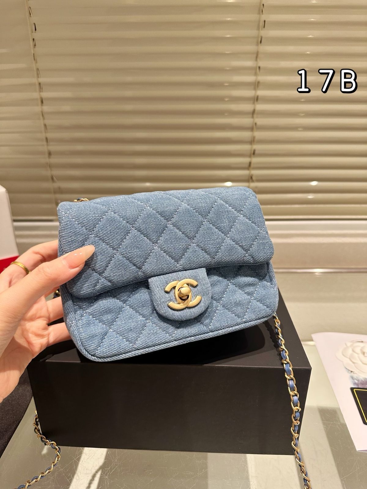 今日特価】Chanel Denim Gold Ball Quilted Flap Bag デニム