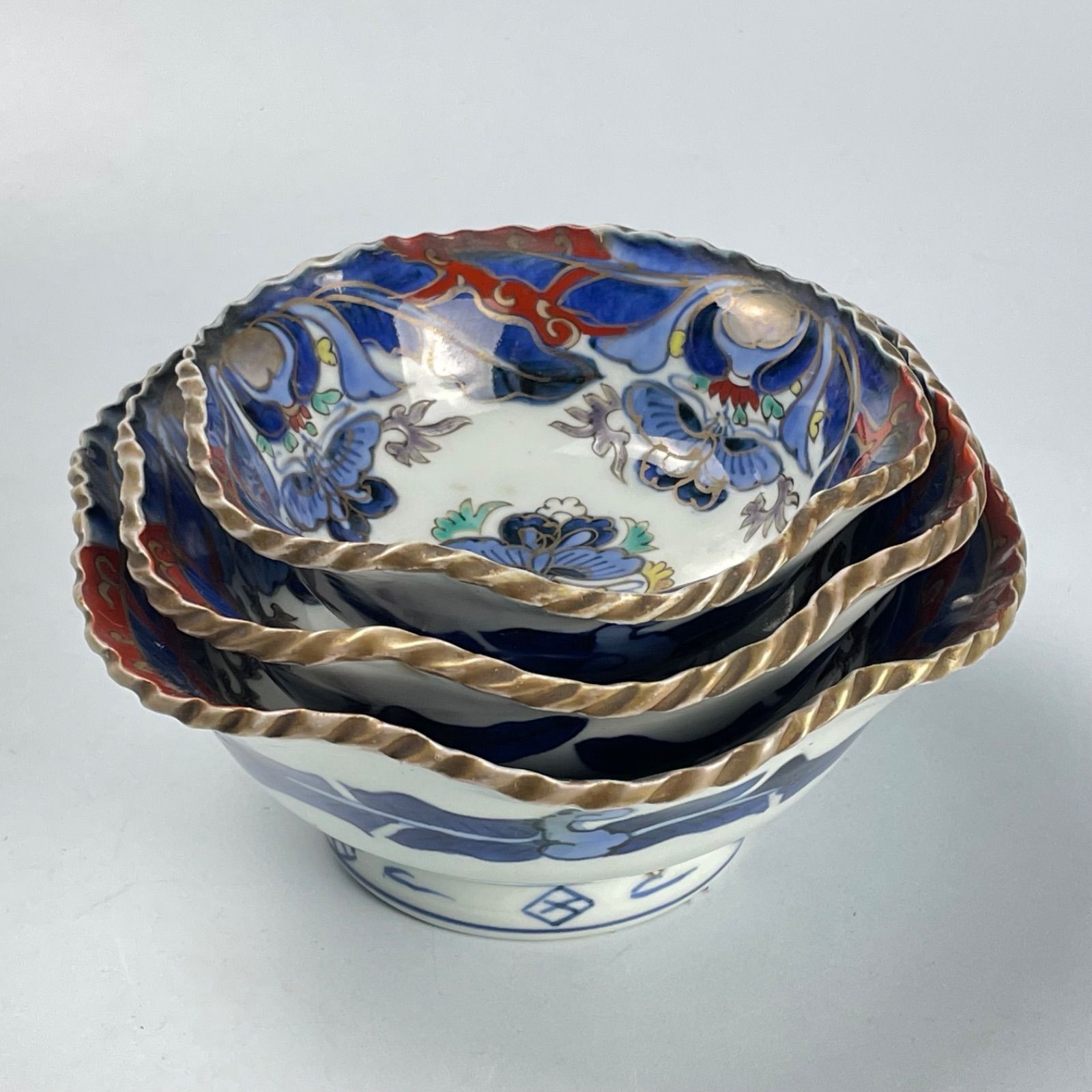 679 錦手 色絵 蝶 古伊万里 伊万里焼 骨董 アンティーク 三つ鉢 - メルカリ