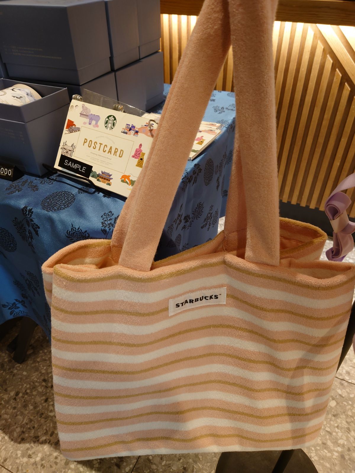 韓国スタバ【Starbucks】 Dearlove Heartful Tote Bag Starbucks Korea 2025 DearLove Heartful Tote Bag/Valentine's