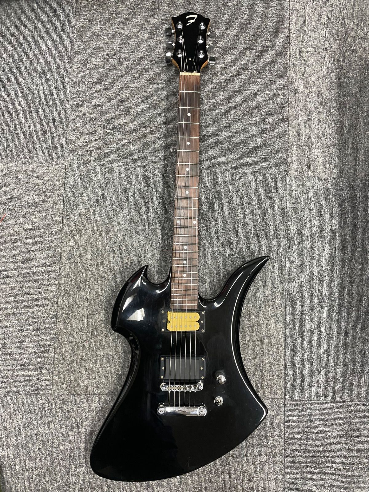 エレキギター モッキンバード　メーカー不明 な*な様 メーカー不明 98年販売 モッキンバード エレキギター
