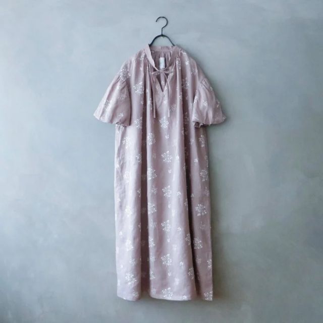 MAGALI TSUBOMI リネン バルーン袖ペザントワンピース モーヴピンク ワンピース マガリ DECORATOM_COM_BR