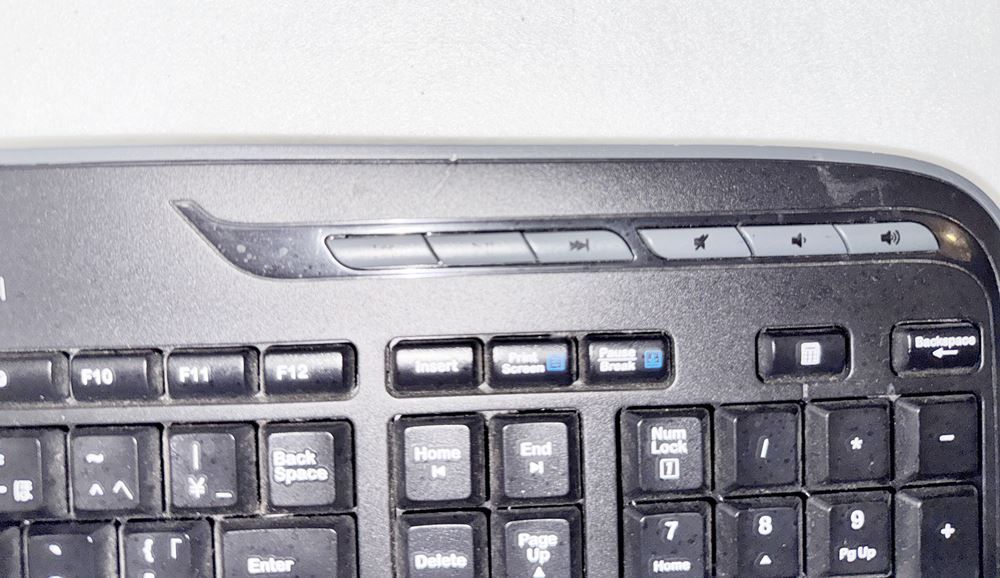 中古ロジクールキーボード HY】O【中古】Logicool ロジクール ワイヤレスキーボード K330