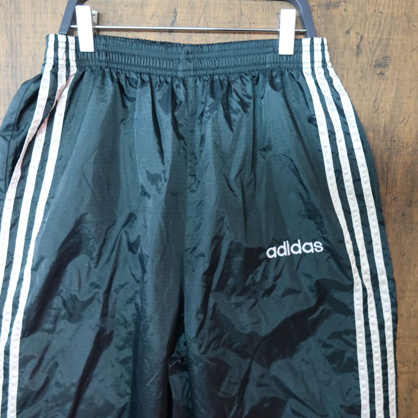 古着 90年代 アディダス adidas TEAM ナイロンパンツ 痛々しい