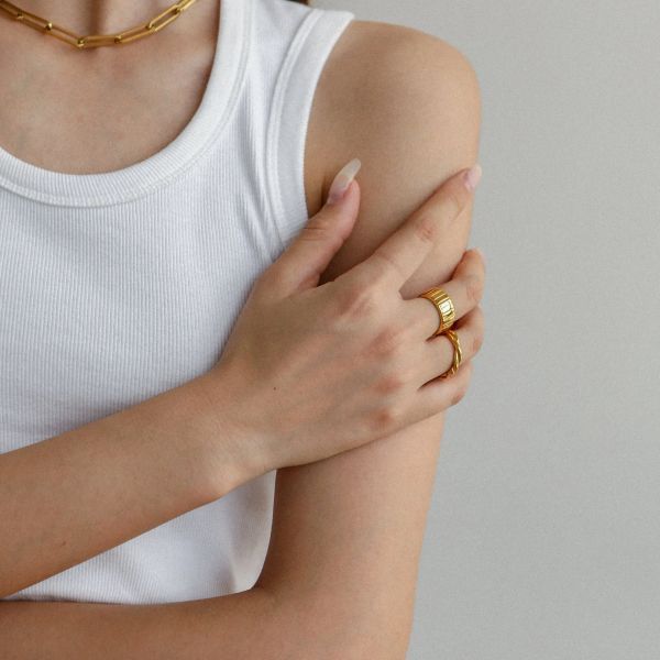 SHAPES STUDIO】Braided Twist Ring - メルカリ