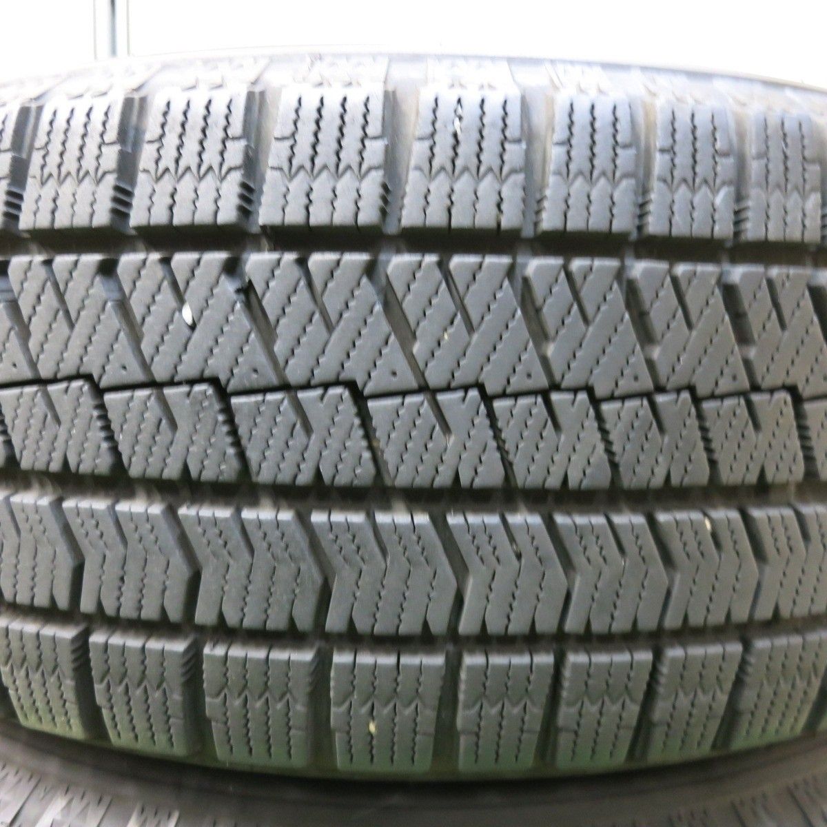 【バリ溝！】225/60R17 スタッドレスタイヤ 2021年製 ブリヂストン バリ溝！21年！キレイ！9.5分☆スタッドレス 225/60R17