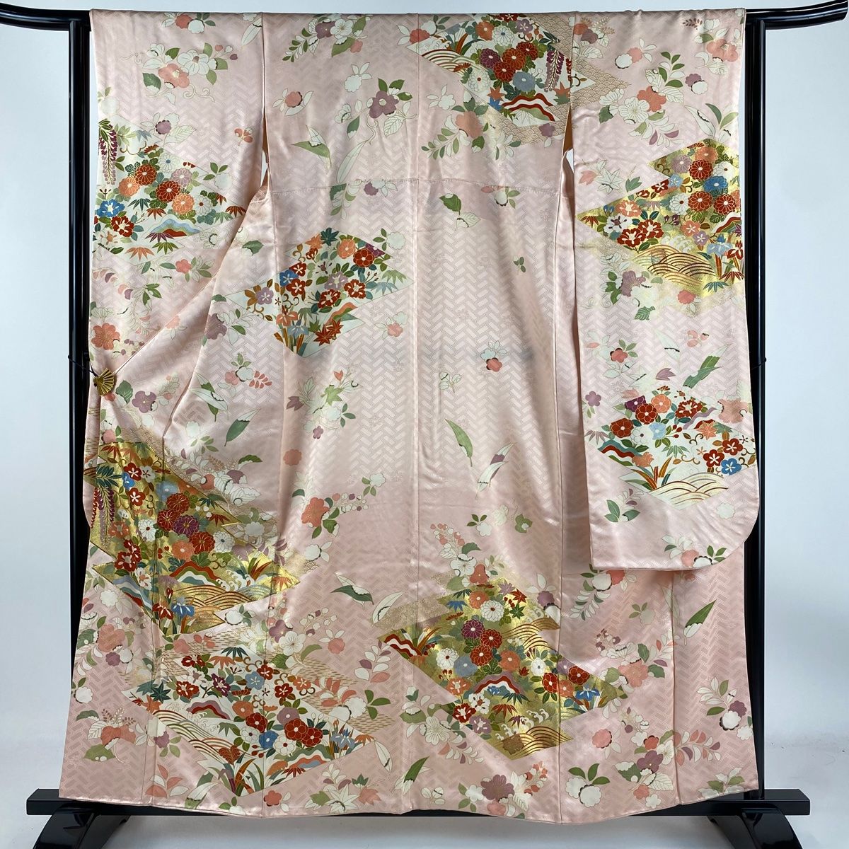 【美品】振袖　吾妻徳穂　落款【紅に華やぐ桜紅葉】　金彩　正絹　身丈158.5cm 美品】振袖 吾妻徳穂 落款【紅に華やぐ桜紅葉】 金彩 正絹 身丈