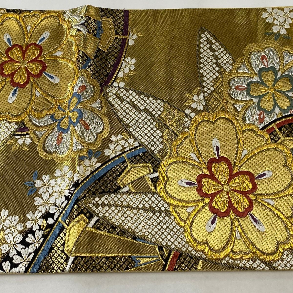袋帯 美品 優品 華文 草花 箔 金糸 金色 六通 正絹 【中古