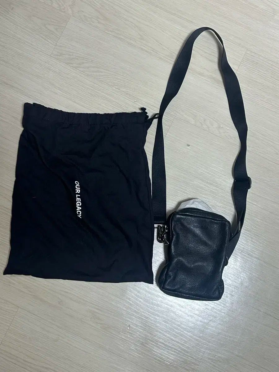 OUR LEGACY アワーレガシー 딜레이 ミニバック ブラック