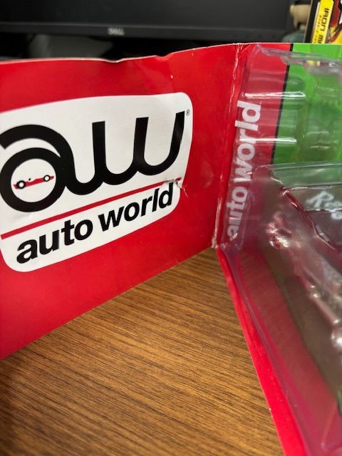 AUTO WORLD 1:18 ラットフィンク キャデラック 1959 ハース