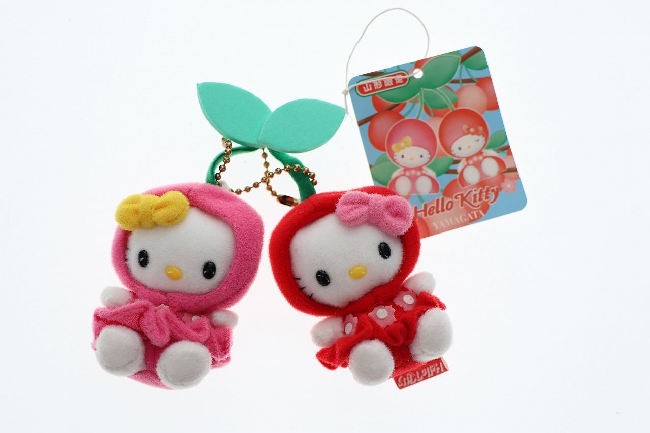 山形限定　さくらんぼ　ハローキティぬいぐるみキーホルダー ○ハローキティ 山形限定 さくらんぼ キーチェーン付き