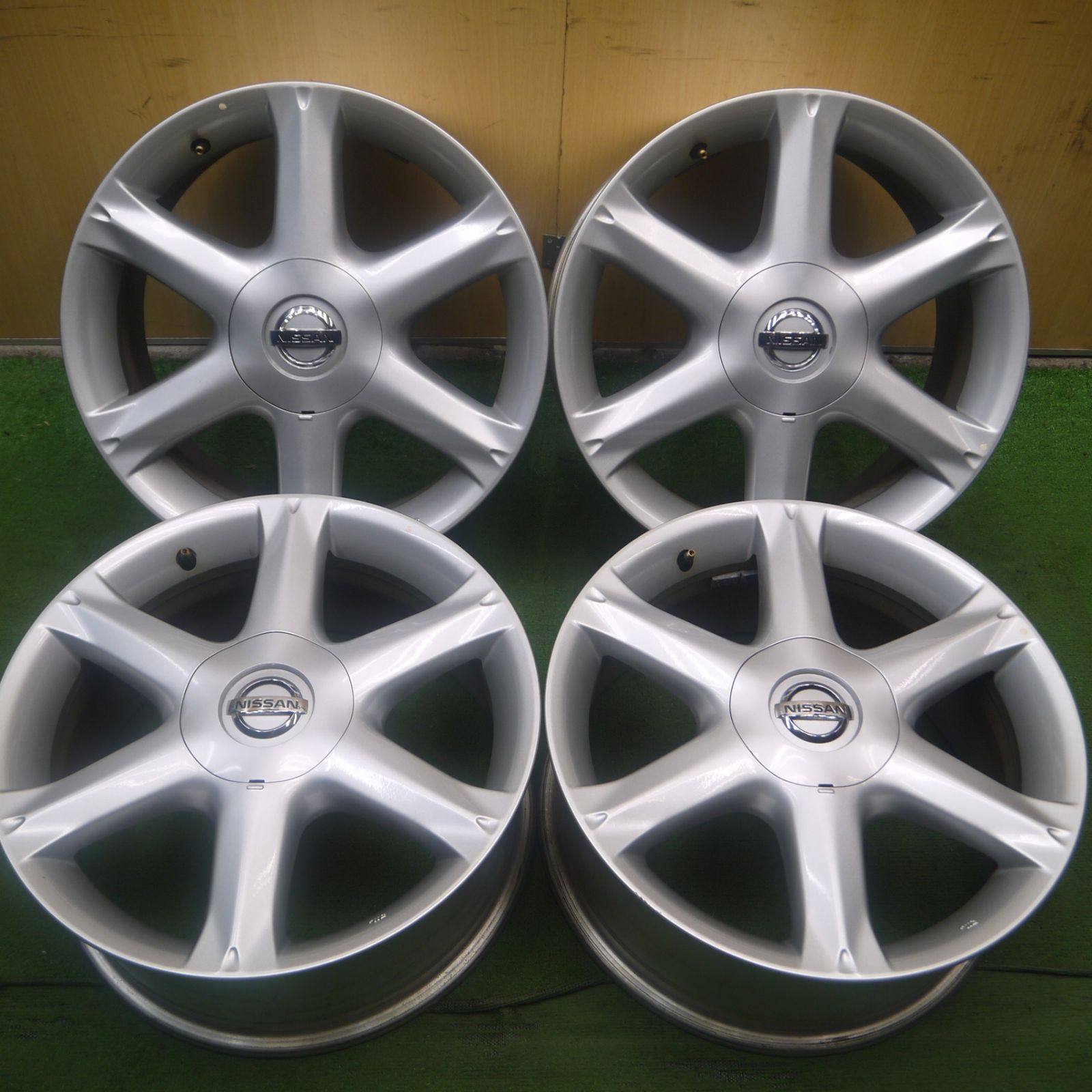 F50 シーマ 17インチ純正ホイール