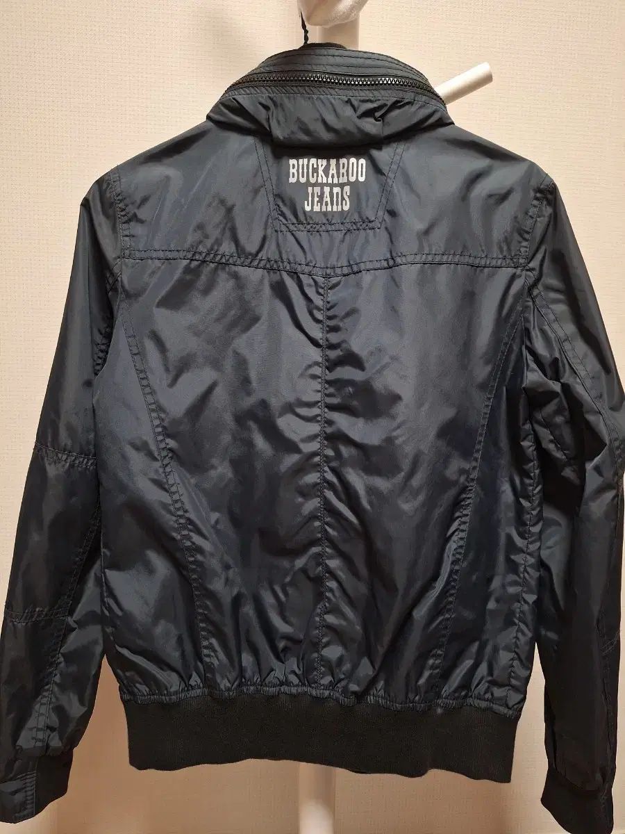 バックルー アウター