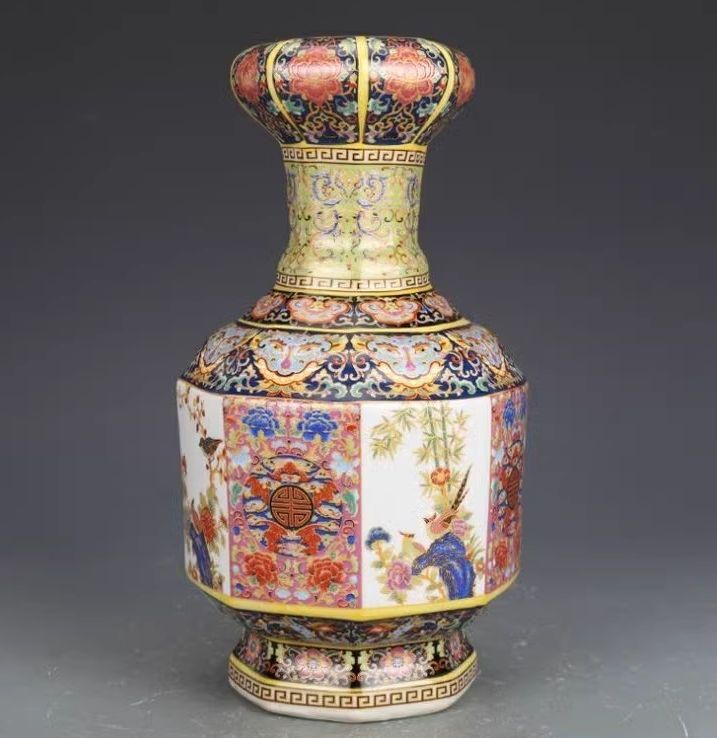 景徳鎮 陶磁 琺瑯彩蒜頭瓶 現代工芸品 美術品 装飾品 置物 景徳鎮 陶磁 琺瑯彩蒜頭瓶 現代工芸品 美術品 装飾品 置物