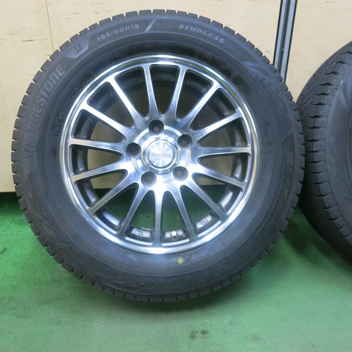 バリ溝 21年 9分 スタッドレス 195 65R15 ブリヂストン ブリザック VRX3 ECO FORME エコフォルム 15インチ PCD114.3 5H 5092902SKス