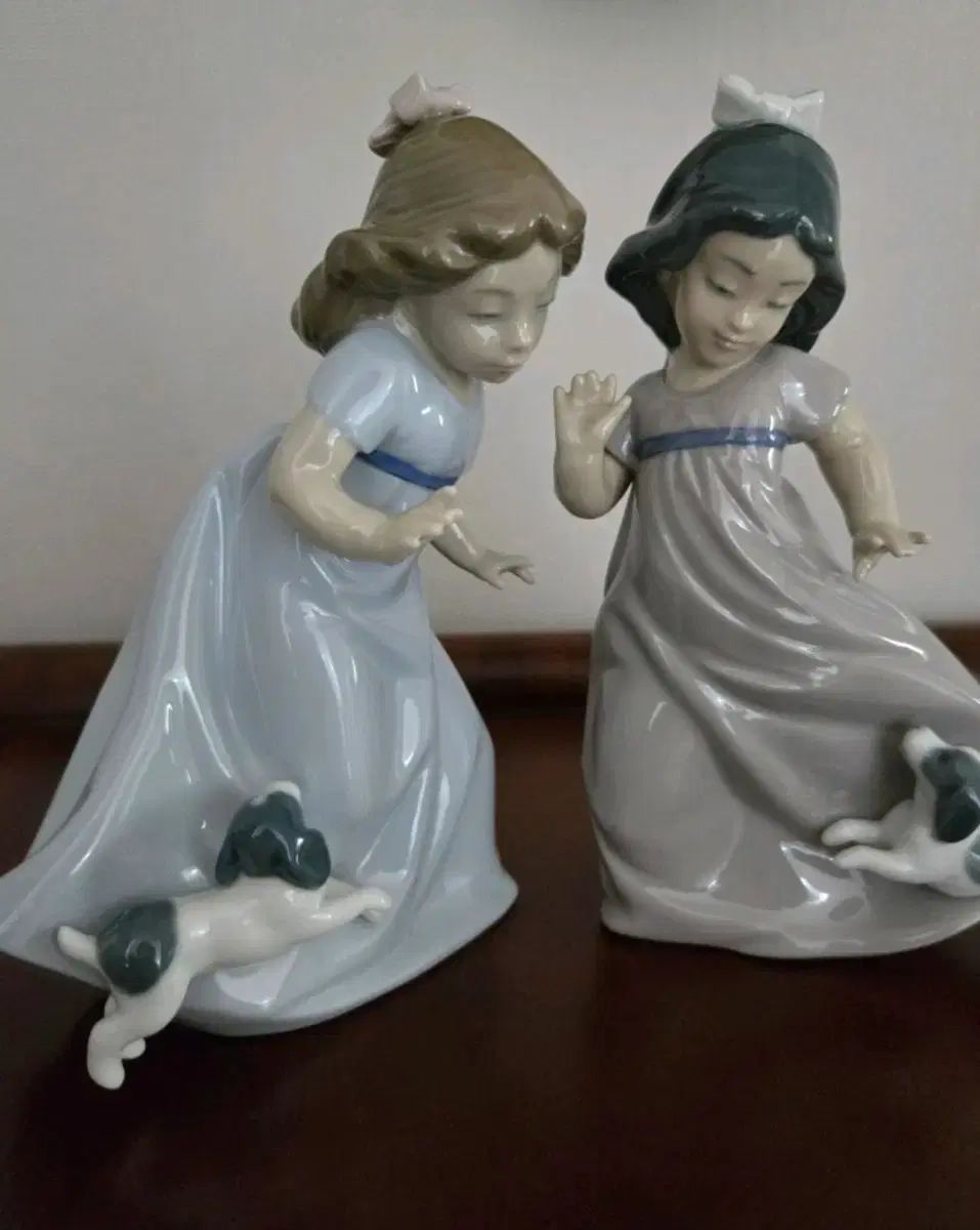 美品】リヤドロ NAO 女の子 子犬⑩