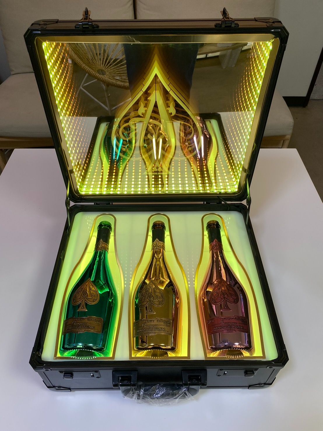 アルマンド アタッシュケース