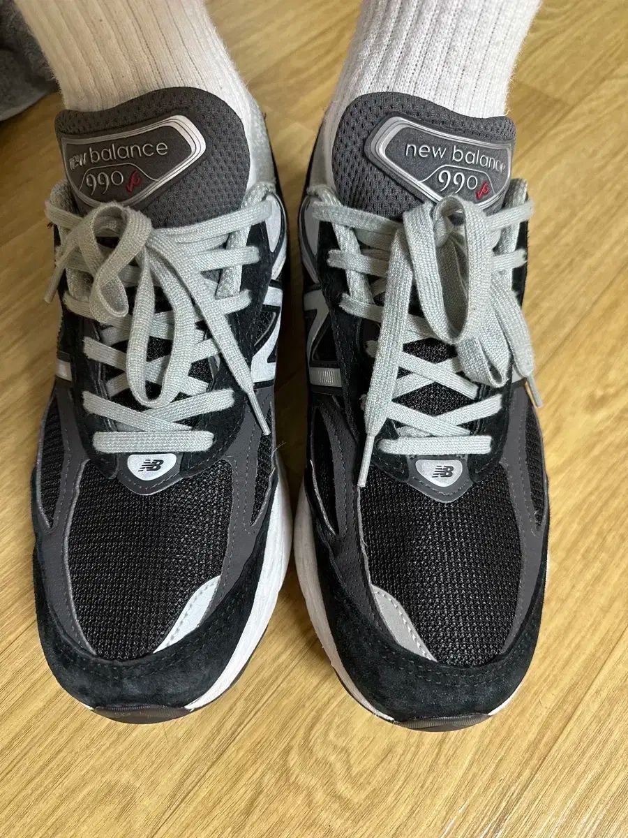 New Balance(ニューバランス) 990V6 黒 白 （ 270 ）