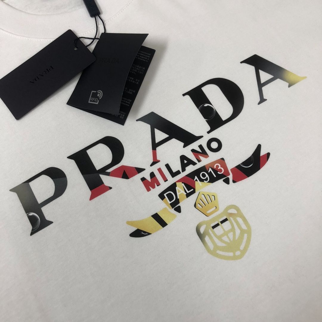 PRADA ホワイト Tシャツ ロゴプリント PRADA ホワイト Tシャツ ロゴプリント Prada ロゴ Tシャツ
