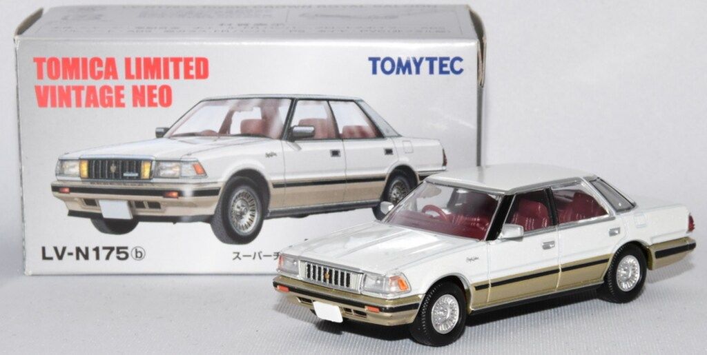 トミーテック TOMICA LIMITED VINTAGE NEO トヨタ クラウン ハードトップ スーパーチャージャー ロイヤルサルーン 85年式 パール 金 LV-N175b